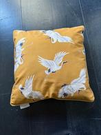 Decoratief kussen met kraanvogelprint, Huis en Inrichting, Woonaccessoires | Kussens, Ophalen of Verzenden, Nieuw, Geel, Vierkant