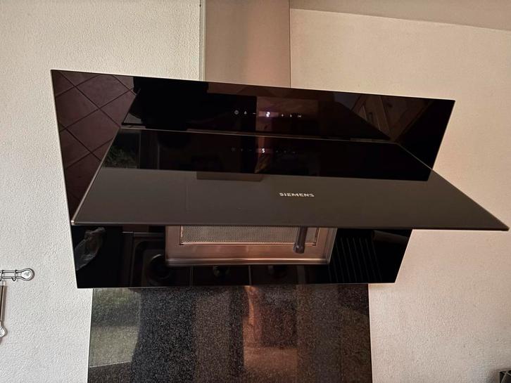 Siemens LC91KLT60 schuine afzuigkap 90cm - Zo goed als nieuw, Witgoed en Apparatuur, Afzuigkappen, Zo goed als nieuw, Vrijstaand