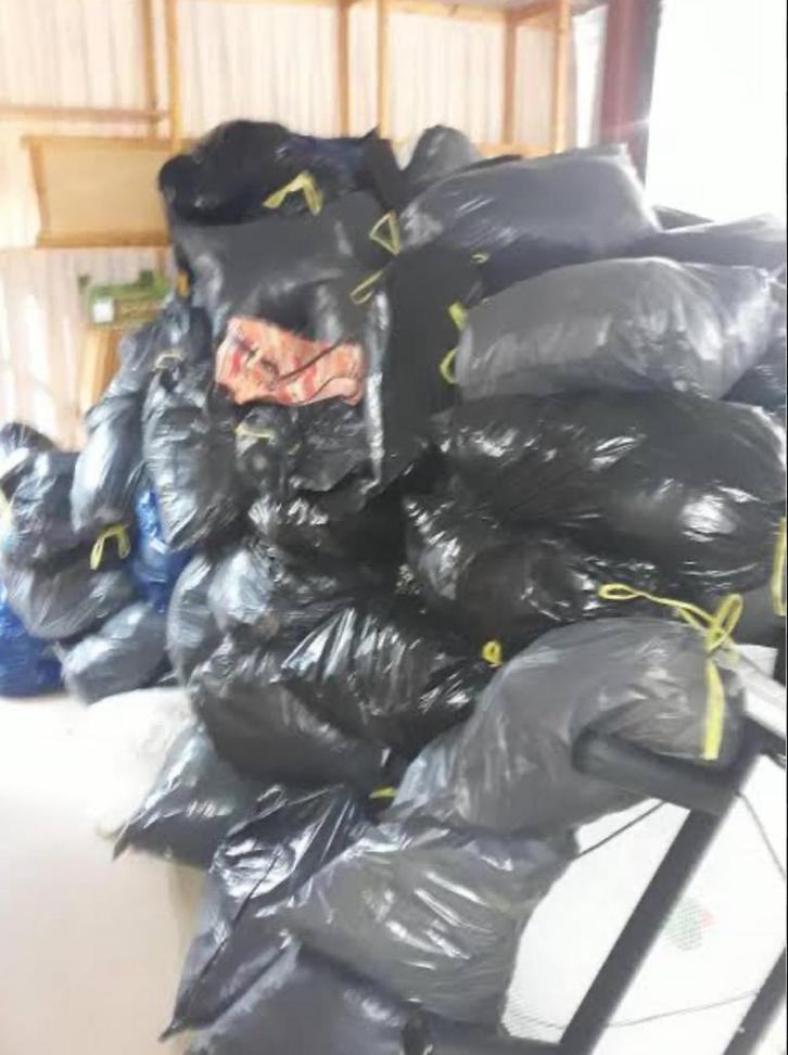 Partij kleding 1 euro per kilo, Kleding | Heren, Overige Herenkleding, Gedragen, Ophalen of Verzenden