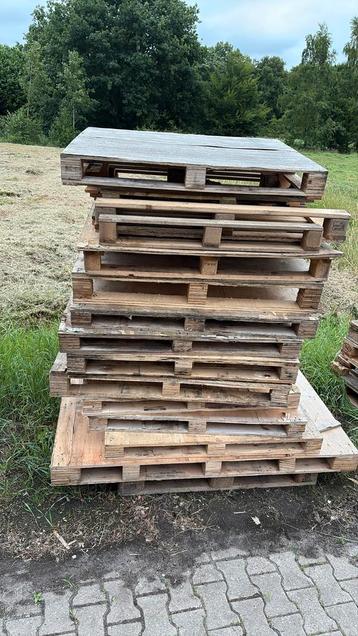 Gratis Brandhout Pallets beschikbaar voor biedingen