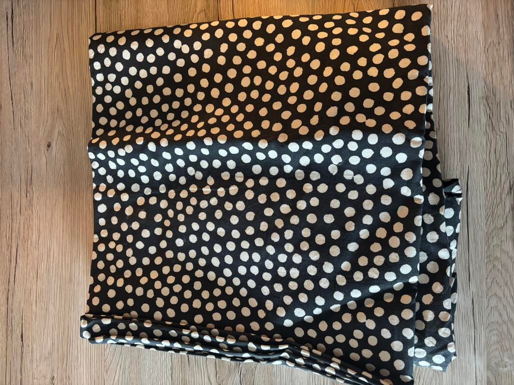 Tafelkleed H&M 145x200 cm, Huis en Inrichting, Tafelkleden, Ophalen of Verzenden, Nieuw, Rechthoek