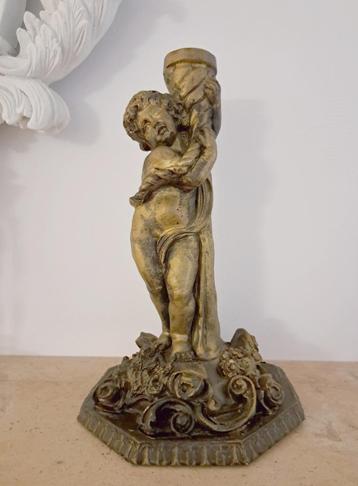 Goudkleurige Keramieken Standaard met Engelfiguur beschikbaar voor biedingen