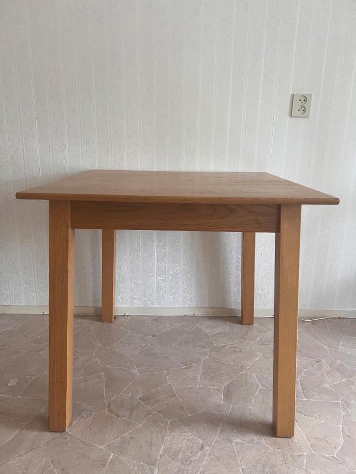 Houten vierkante tafel, Huis en Inrichting, Tafels | Eettafels, Gebruikt, 50 tot 100 cm, 50 tot 100 cm, tot twee personen, Vierkant
