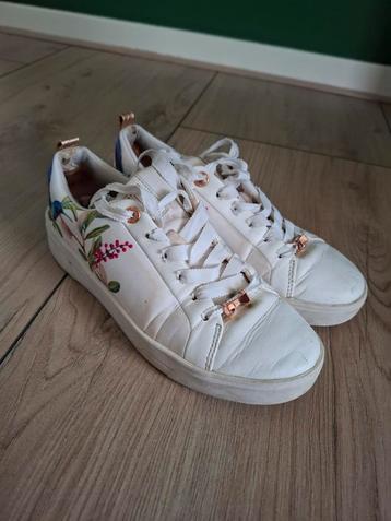 Sneaker Ted Baker beschikbaar voor biedingen