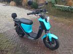 Mooie Niu elektrische snorscooter zgan, Fietsen en Brommers, Snorfietsen en Snorscooters, Ophalen, Zo goed als nieuw, Elektrisch
