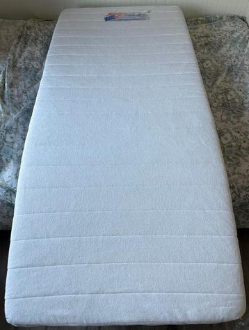 Junior Matras 90 x 200 cm - wit badstof - koudschuim - veren beschikbaar voor biedingen