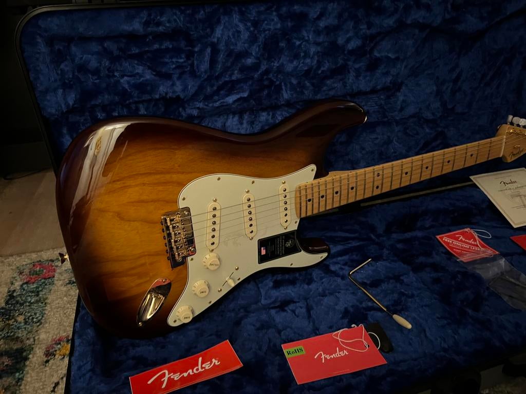 Fender Stratocaster 75th Anniversary Commemorative, Ophalen of Verzenden, Zo goed als nieuw, Solid body, Fender