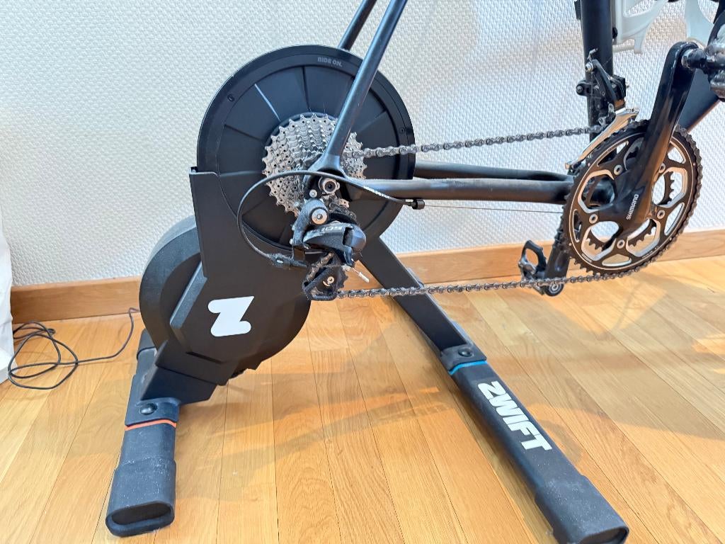Zwift Hub fietstrainer, Sport en Fitness, Wielrennen, Ophalen, Zo goed als nieuw, Overige typen