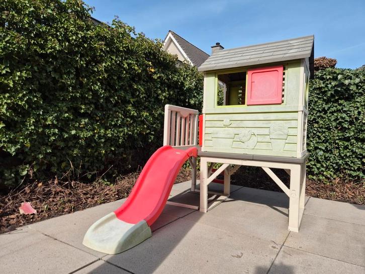 Smoby Speelhuisje met Glijbaan - Perfect voor Buitenplezier!, Kinderen en Baby's, Speelgoed | Buiten | Speelhuisjes, Gebruikt