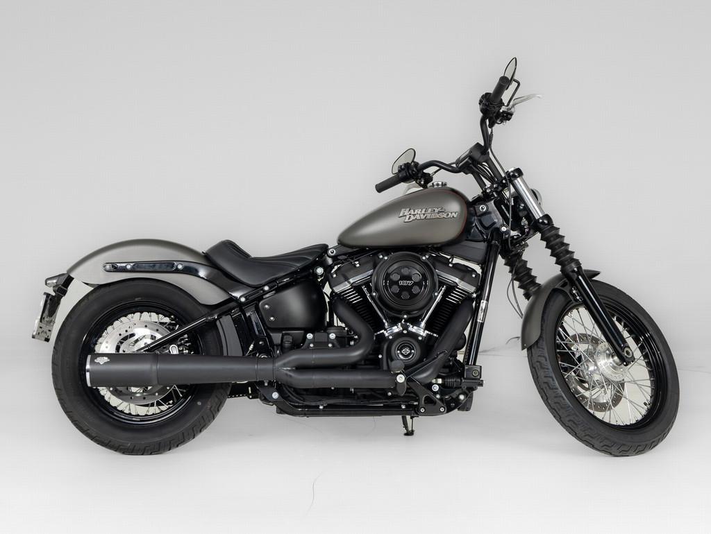 Harley-Davidson FXBB SOFTAIL Street Bob Two-Tone (bj 2018), 1746 cc, Bedrijf, Overig, Laan van Vredenoord 33
2289 DA  Rijswijk ZH, NL