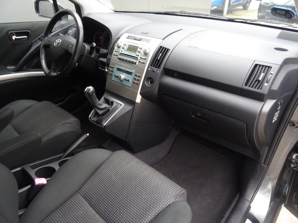 Toyota Corolla Verso 2.2 D-4D Luna * PDC * ECC * 177 PK !, Auto's, Voorwielaandrijving, Gebruikt, 4 cilinders, Grijs