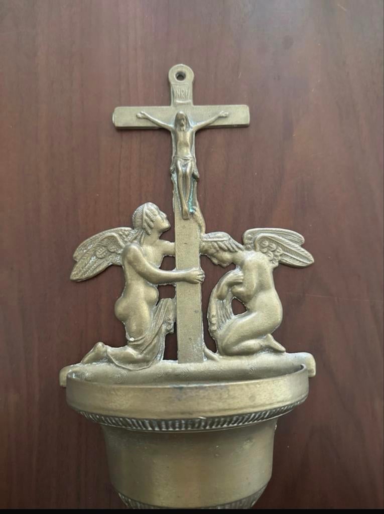 Antiek bronzen wijwaterbakje met engelen en kruisbeeld, Antiek en Kunst, Antiek | Religie, Ophalen of Verzenden