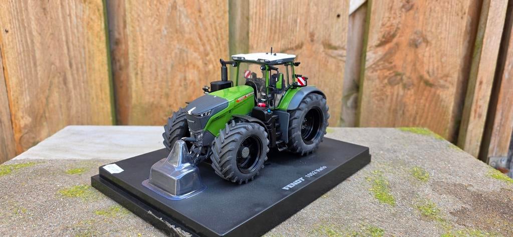Verbouwde Fendt 1052 Vario 1:32, Ophalen of Verzenden, Nieuw, Tractor of Landbouw, Universal Hobbies