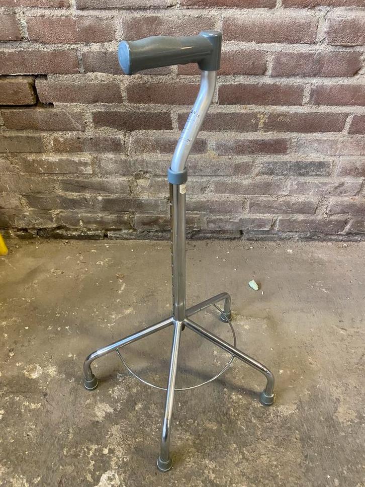 Skan aluminium 4-poot wandelstok., Diversen, Wandelstokken, Zo goed als nieuw, Ophalen of Verzenden