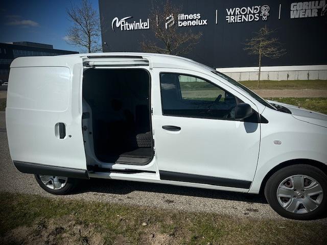 Dacia Dokker 1.5 dCi 90 Solid, nieuwstaat, eerste eigenaar,, Stof, Gebruikt, Euro 6, 4 cilinders