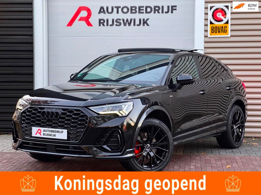 Audi Q3 Sportback 45 TFSI e S Edition Pano/Sonos/Camera, Auto's, Audi, 12 maanden, Gebruikt, Euro 6, Leder en Stof
