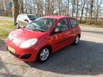 Renault Twingo 1.1 2008 Rood, Auto's, Renault, Voorwielaandrijving, 31 €/maand, 4 cilinders, Origineel Nederlands