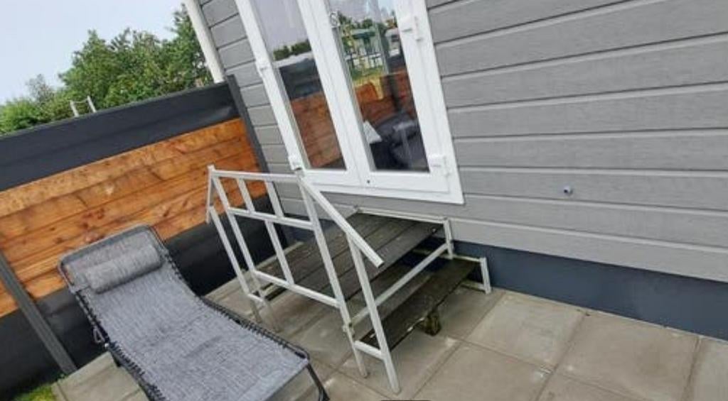 Stevig opstapje voor caravan of stacaravan, Ophalen, Gebruikt