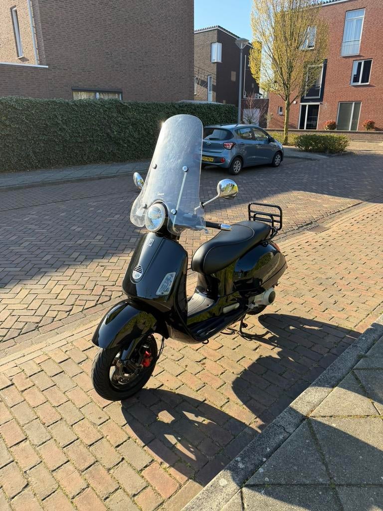 Vespa gts 250i Black 2008, Scooter, Particulier, 1 cilinder, 12 t/m 35 kW