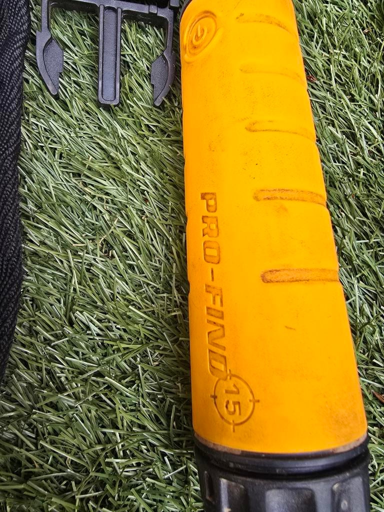Minelab Pro-Find 15 metaaldetector met schepje en tas, Hobby en Vrije tijd, Metaaldetectors, Ophalen of Verzenden