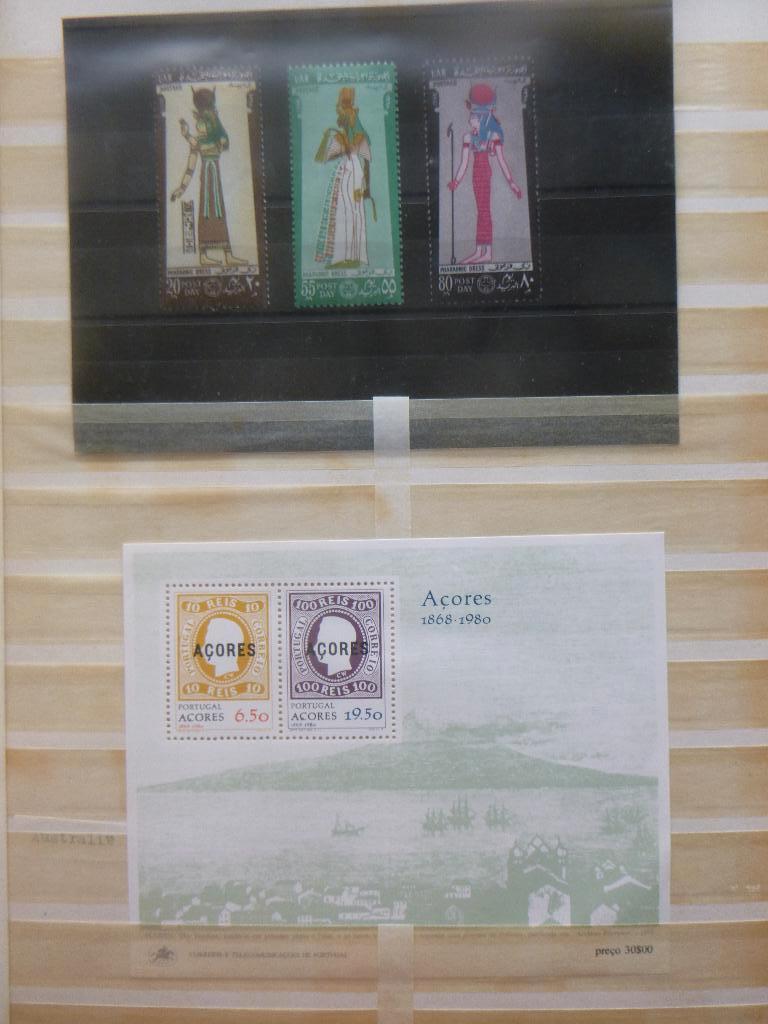 Stockboek Egypte Azoren, Montserrat, DDR Dubai,, Postzegels en Munten, Postzegels | Volle albums en Verzamelingen, Ophalen of Verzenden