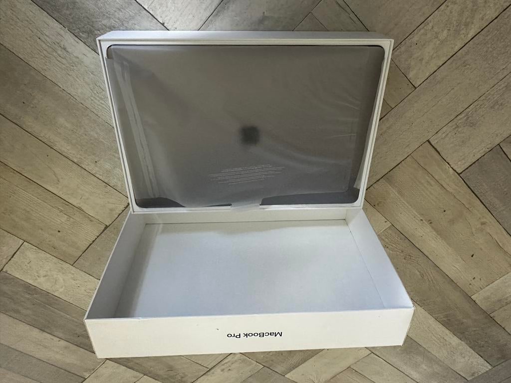 MacBook Pro I9 8Core, Gebruikt, 2 tot 3 Ghz, 15 inch, 512 GB