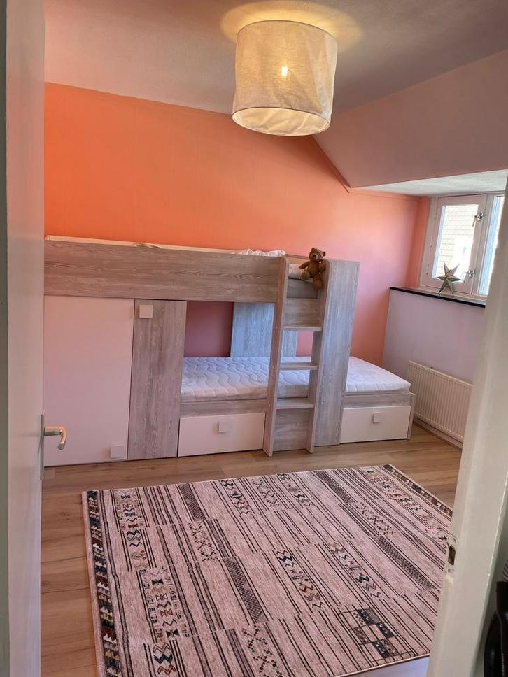 Stapenbed met ingebouwde kastruimte, Kinderen en Baby's, Kinderkamer | Stapelbedden en Hoogslapers, Gebruikt, Stapelbed, Ophalen