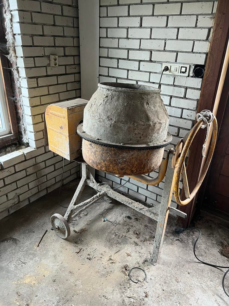 Gebruikte Betonmolen - Ideaal voor kleine klussen, Doe-het-zelf en Verbouw, Ophalen, Gebruikt