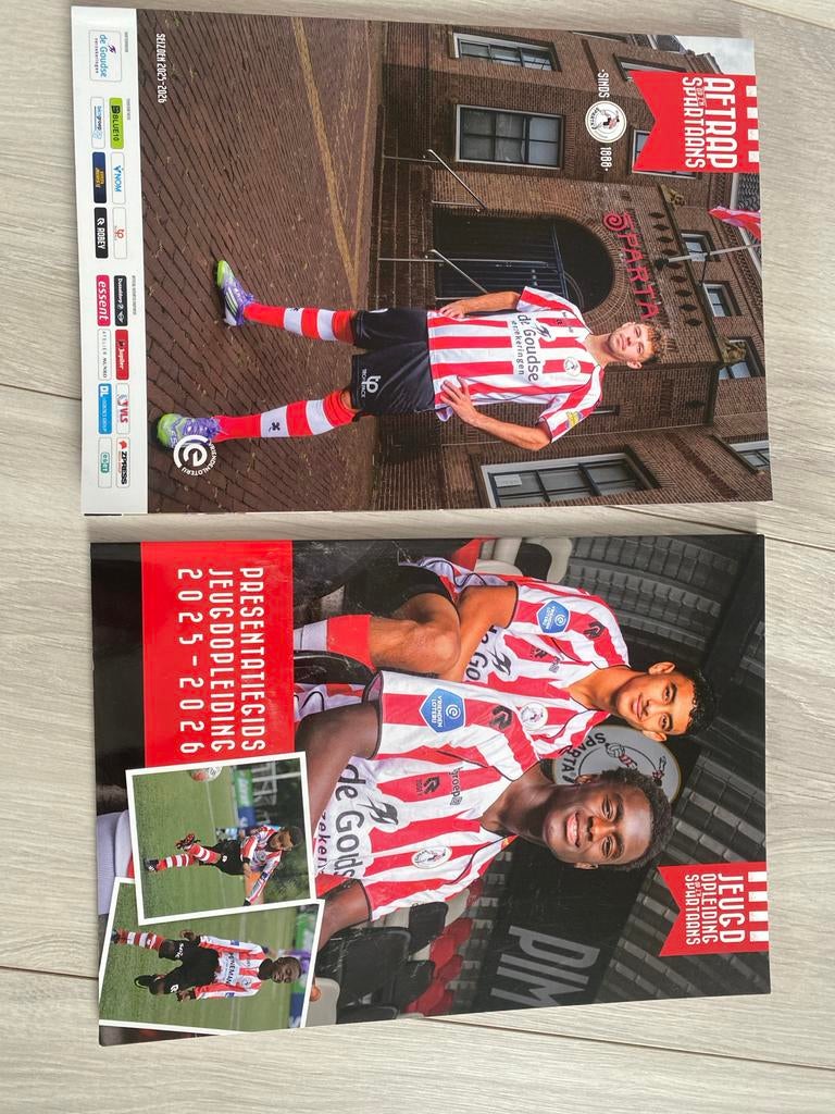 Sparta Rotterdam Seizoenboek & Jeugdopleiding Presentatiegid, Boeken, Ophalen of Verzenden, Zo goed als nieuw, Balsport