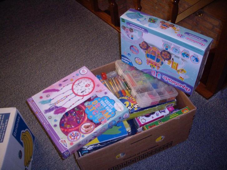 bananendoos vol knutselspulletjes voor kinderen, Kinderen en Baby's, Speelgoed | Educatief en Creatief, Knutselen, Ophalen