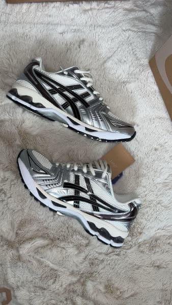 Asics Kayano 14 Cream Black - Maat 42 - Nieuw, Ophalen of Verzenden, Nieuw, Zwart, Sneakers of Gympen