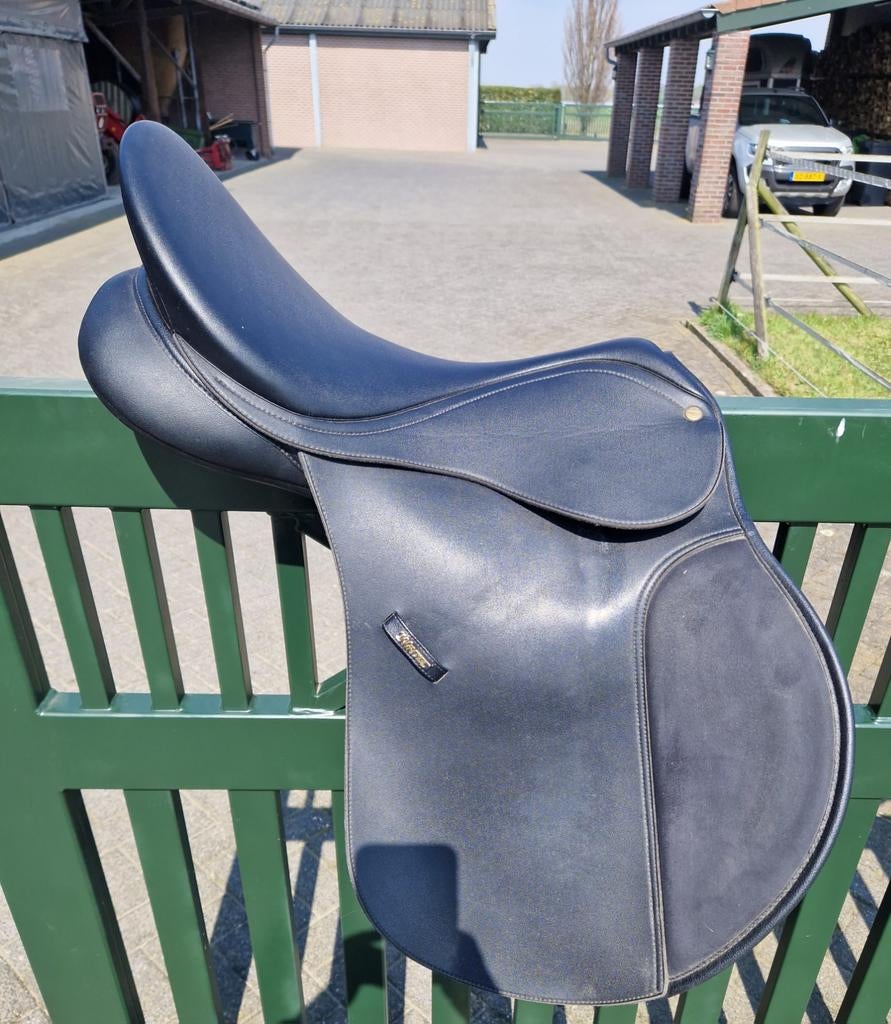 Wintec 500 VZ – veelzijdigheidszadel – 18”, Dieren en Toebehoren, Paarden en Pony's | Overige Paardenspullen, Zo goed als nieuw
