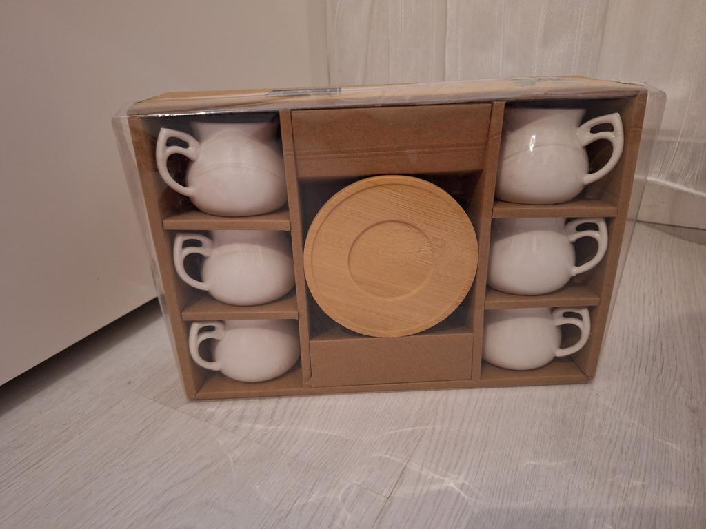 5 delig koffiekopjes van porselein met bamboe schotel Nieuw, Verzenden, Nieuw, Effen, Kop(pen) en/of Schotel(s)