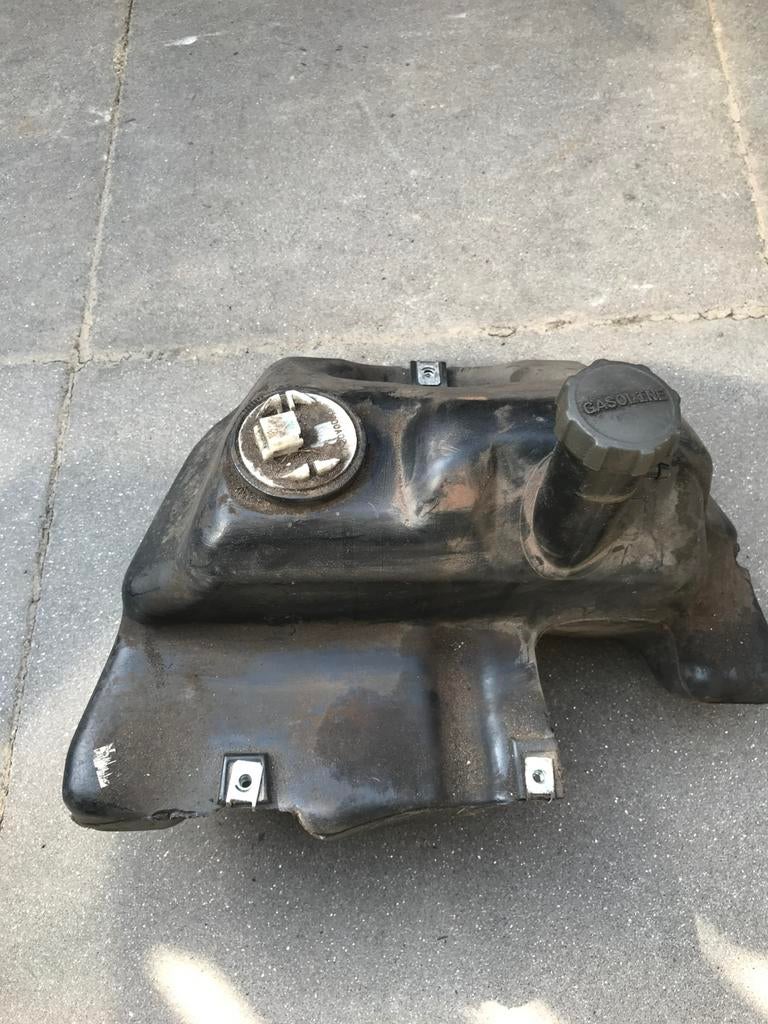 Vespa LX LXV ET S Benzine Tank/Vlotter Olie Tank Accubak, Motoren, Tuning en Styling, Ophalen of Verzenden