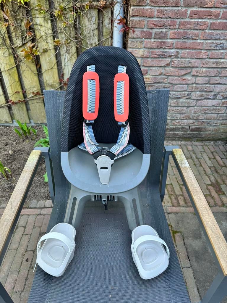 Qibbel air fietsstoel voor, complete set, Fietsen en Brommers, Fietsaccessoires | Fietsstoeltjes, Ophalen, Zo goed als nieuw