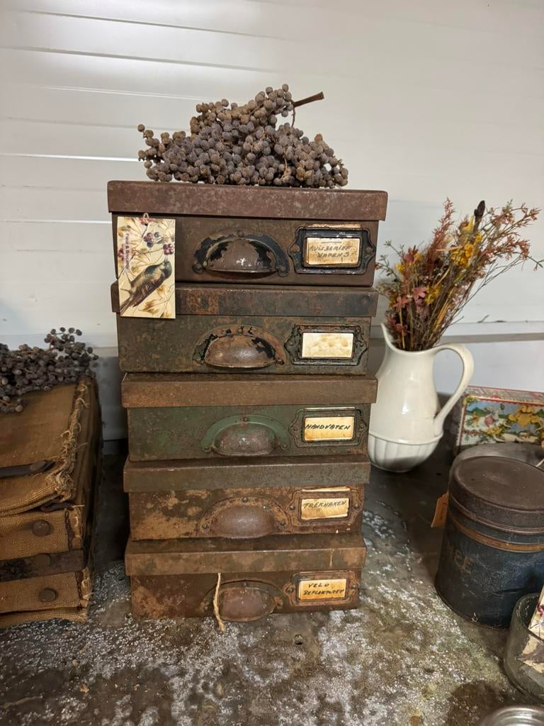 Stoere militaire garage bakken, Ophalen of Verzenden