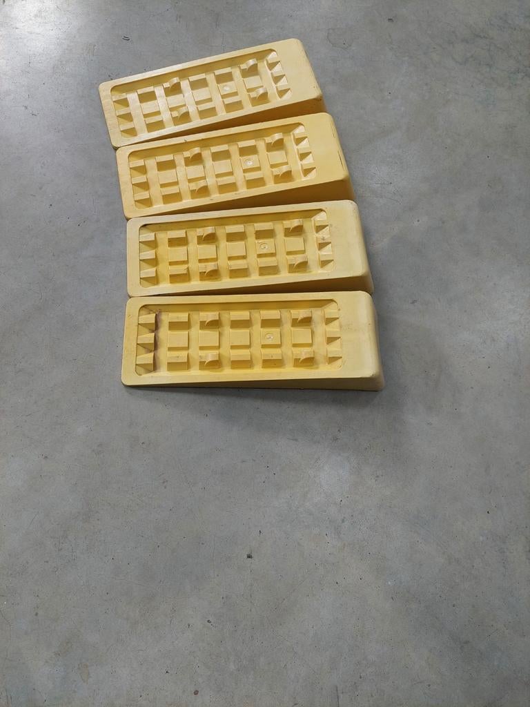 Gele oprijblokken voor caravan of camper, 4 stuks, Ophalen of Verzenden