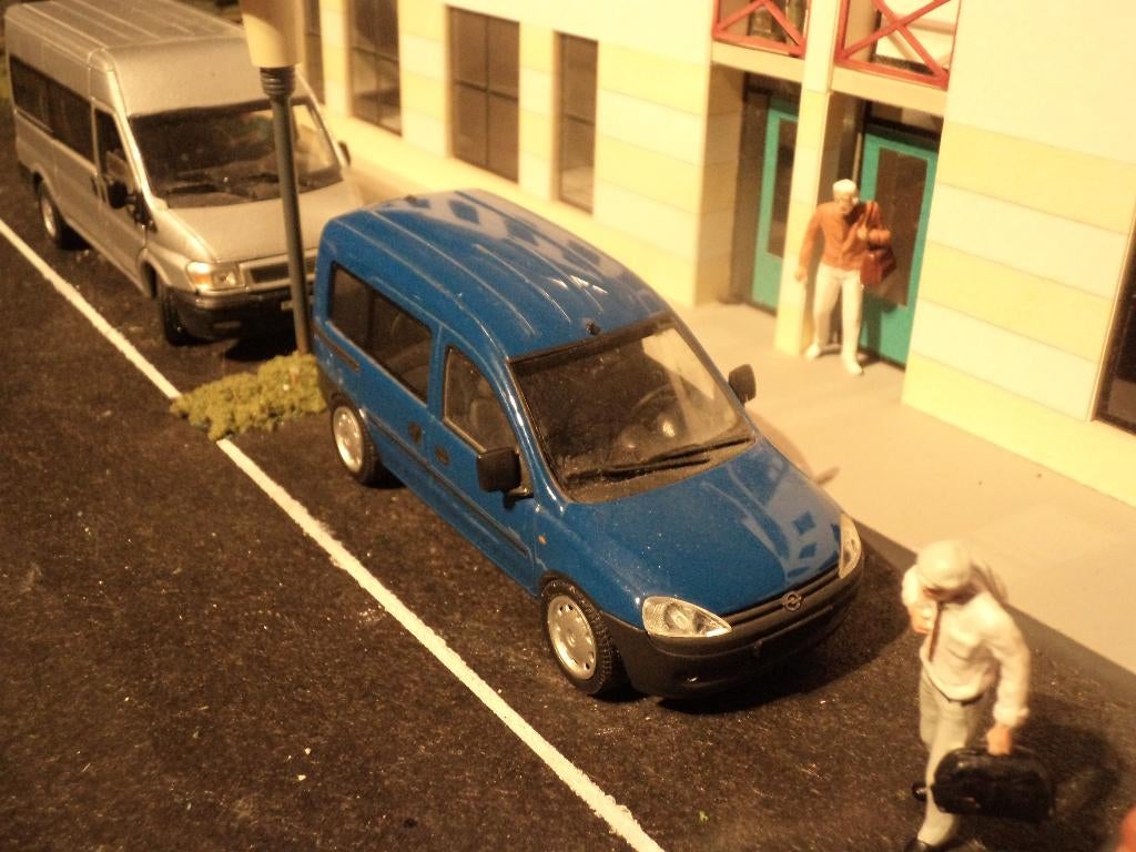 1/43 Opel Combo C Tour - Minichamps, Ophalen of Verzenden, Gebruikt, Auto, Overige merken