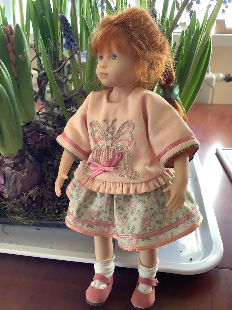 Heidi Plusczok Roseanne 2005 22cm., Verzamelen, Poppen, Ophalen of Verzenden, Zo goed als nieuw, Pop