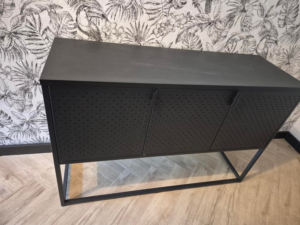 Zwart metalen kastje jysk virum, Huis en Inrichting, Kasten | Overige, Zo goed als nieuw, Ophalen