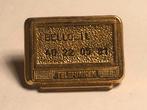 Metalen TELEFUNKEN RADIO Pin (Messingkleur)., Verzamelen, Verzenden, Zo goed als nieuw, Merk, Speldje of Pin