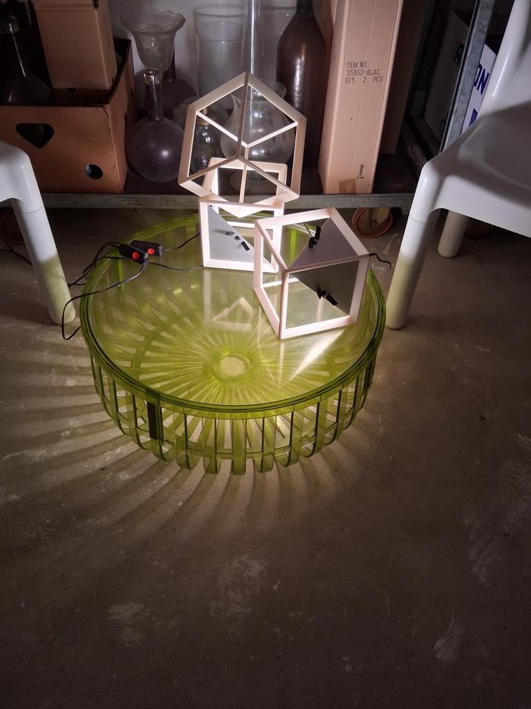 Kartell tafeltje, Kunststof, Gebruikt, Ophalen of Verzenden, 75 cm of meer