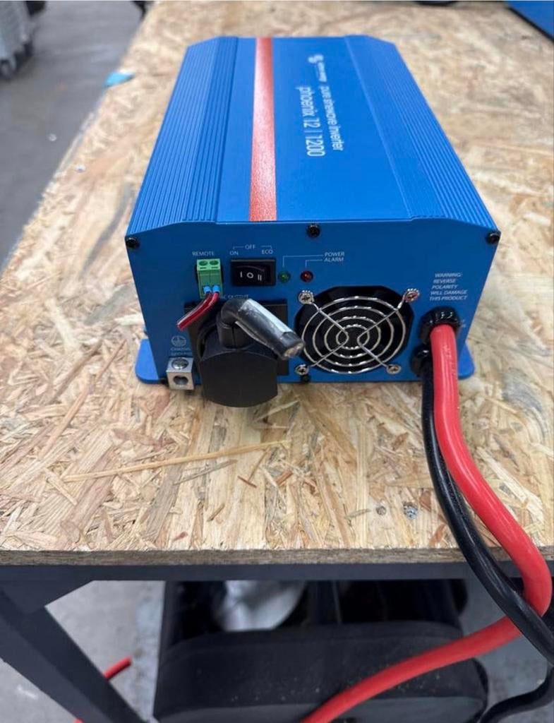 Victron Phoenix 1200W Omvormer - Pure Sinewave Inverter, Caravans en Kamperen, Camper-accessoires, Ophalen of Verzenden, Zo goed als nieuw