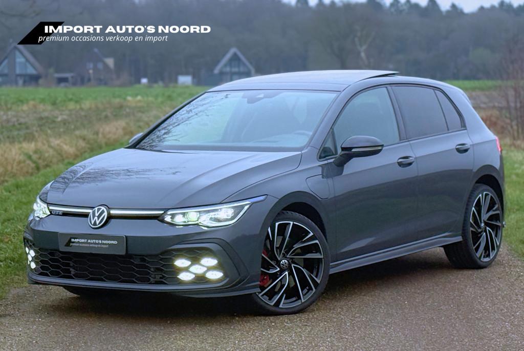 Volkswagen Golf 8 GTE Pano IQ light Head-up Trekhaak Black s, Auto's, Volkswagen, Gebruikt, 4 cilinders, Met garantie (alle), 1527 kg