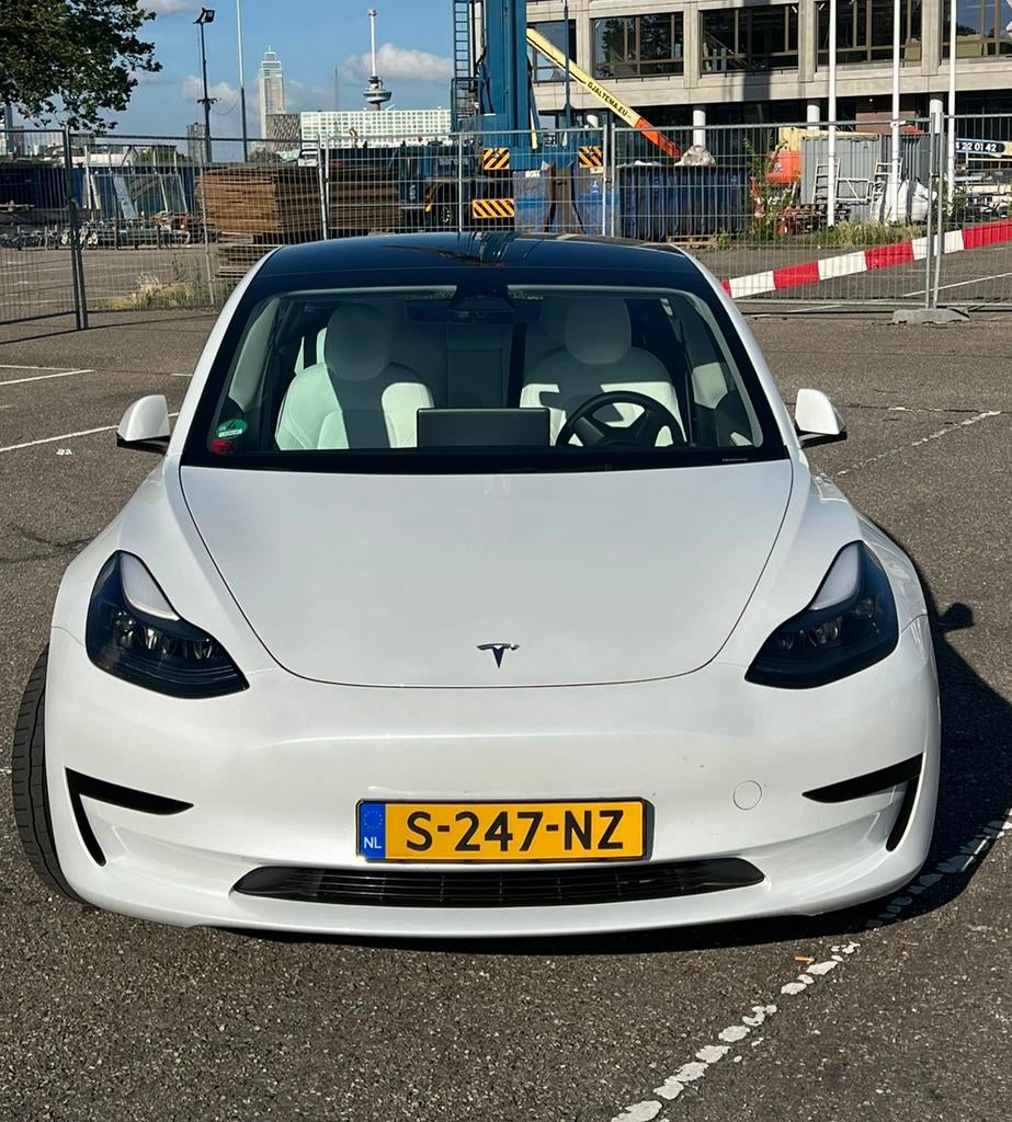 Tesla Model 3 Standard RWD 2023 Wit, Auto's, Tesla, Automaat, Achterwielaandrijving, Wit, Origineel Nederlands