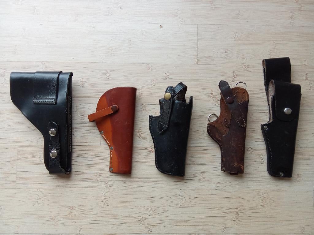 Holsters lot van 5 stuks, Ophalen of Verzenden, Landmacht, Overige gebieden, Overige typen