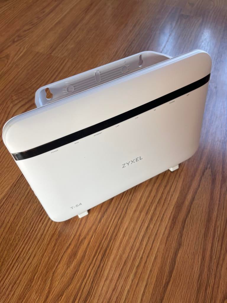 Zyxel Modem & Wifi Versterker (T-54) met adapters en kabel, Ophalen of Verzenden, Gebruikt, Router met modem