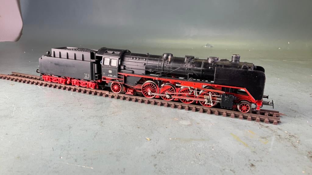 Marklin ho 3082 1D1 Stoomloc 41334 met tender gedigaliseerd, Wisselstroom, Locomotief, Ophalen of Verzenden, Zo goed als nieuw