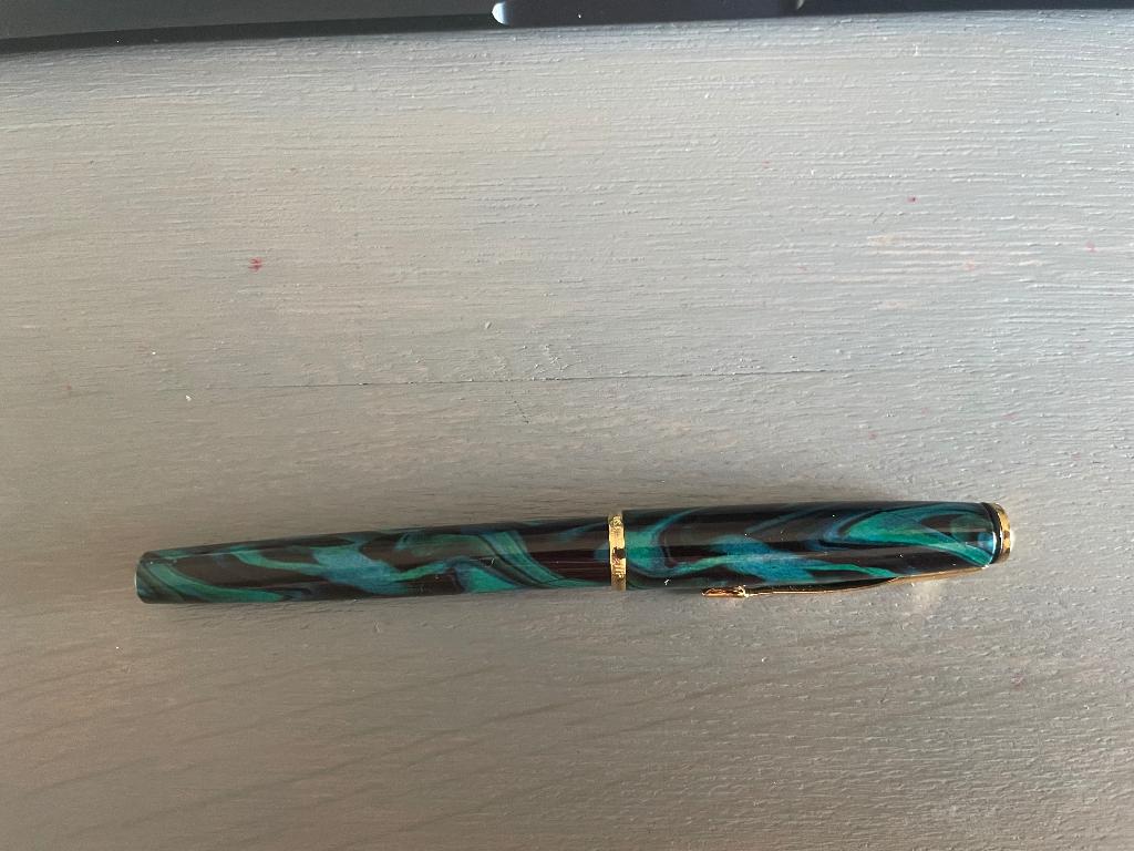 PARKER INSIGNIA VULPEN gold plated - WD014, Verzamelen, Pennenverzamelingen, Zo goed als nieuw, Vulpen, Parker, Ophalen of Verzenden