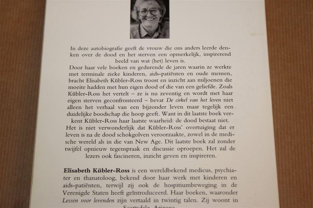 De Cirkel van het Leven — Leven & Sterven, Kübler-Ross, Boeken, Ophalen of Verzenden, Gelezen, Overige onderwerpen, Achtergrond en Informatie